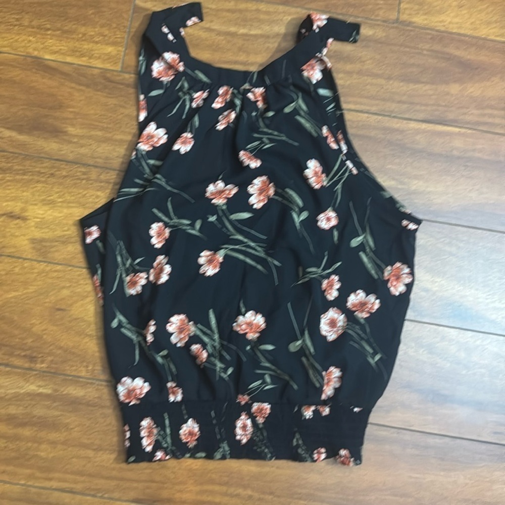 Floral sienna sky dressy top ￼sz L